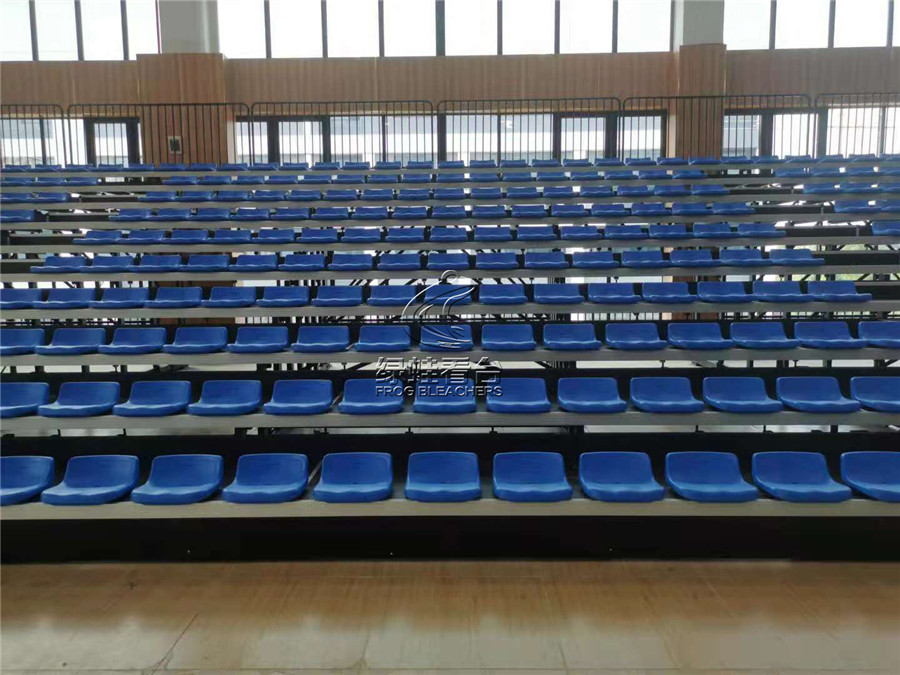 韶山學校高新校區體育館看臺座椅